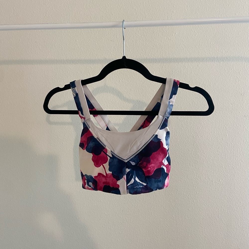 Lululemon Size 4 -Floral Cross-Back Sports Bra
